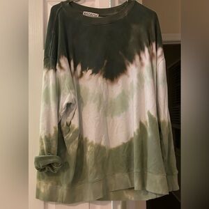 Wildfox tie dye sweatshirt L fits oversized
